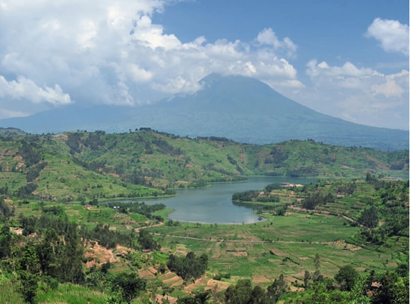 rwanda volcano lake