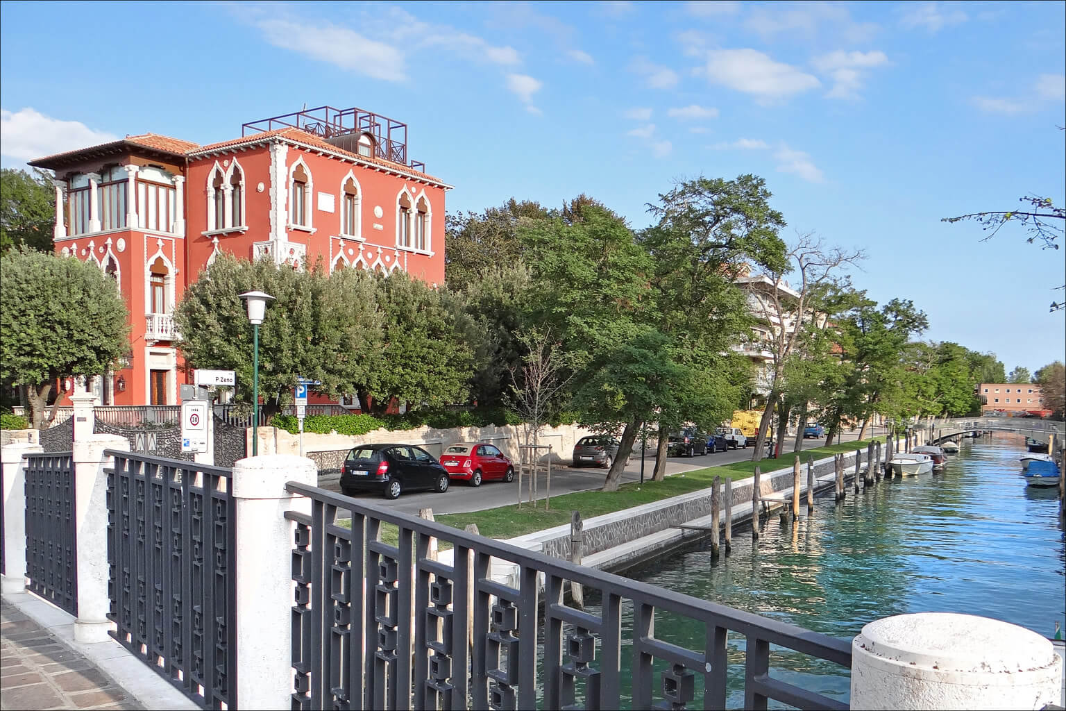 Villa Bianca in the residential district of Lido