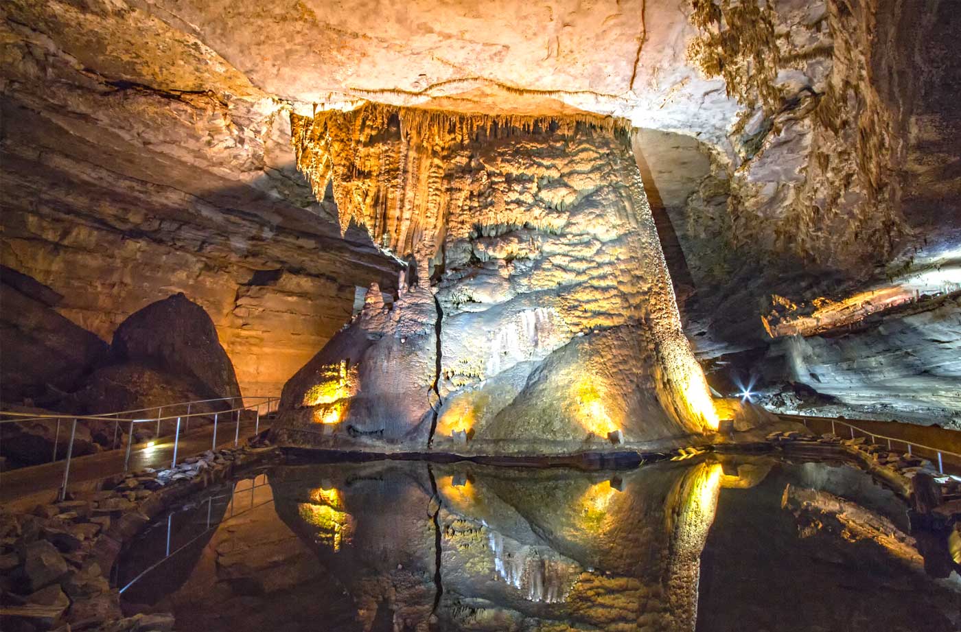 Cathedral Caverns State Park